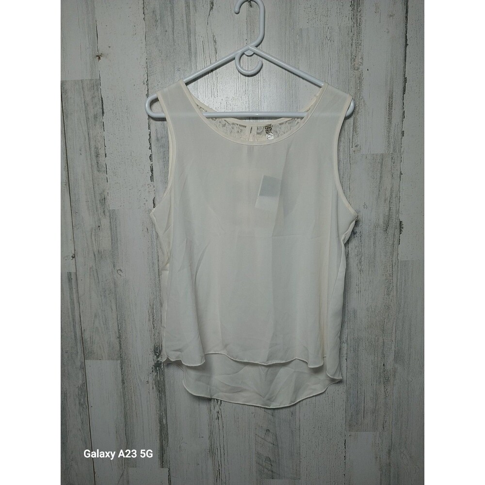 Bella D Cream Tank Size Large NWT